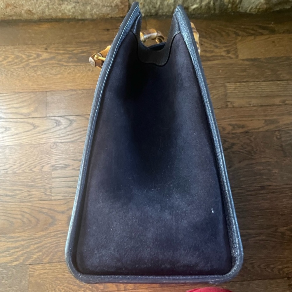 Gucci vintage Navy Suede Tote with Bamboo Handles - Picture 11 of 16